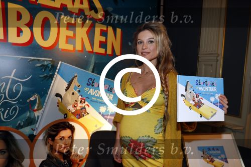 Amsterdam 14 november 2017 
Presentatie sinterklaasboeken Jumbo in carre . Winston Gerschtanowitz presenteert het. Dit jaar hebben Humberto Tan Ellen Hoog en Lauren Verster de verhalen geschreven. Lauren is zwanger