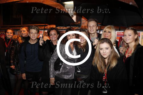 Amsterdam 16 november 2017 
Optreden Marco Borsato en presentatie cd in paradiso. Mary Borsato met kleinkinderen Jada Luca Senna Romy en Leontine Borsato