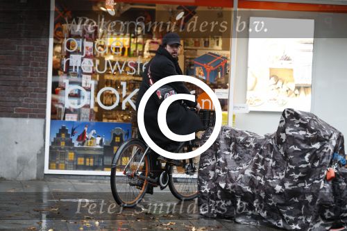 Amsterdam 14 november 2017 
Mari v d Ven op de fiets in amsterdam zuid