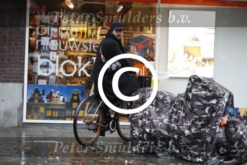 Amsterdam 14 november 2017 
Mari v d Ven op de fiets in amsterdam zuid