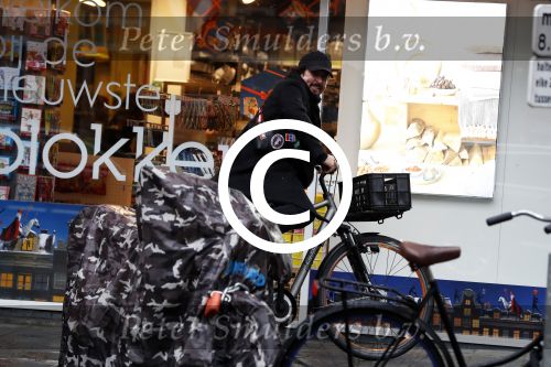 Amsterdam 14 november 2017 
Mari v d Ven op de fiets in amsterdam zuid
