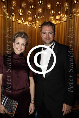 Amsterdam 7 december 2017
Luxury fair in de RAI. Maria Kooistra met vriend