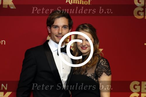 Amsterdam 27 november 2017
Premiere gek van geluk in Tuschinski. Marie Mae van Zuilen en partner