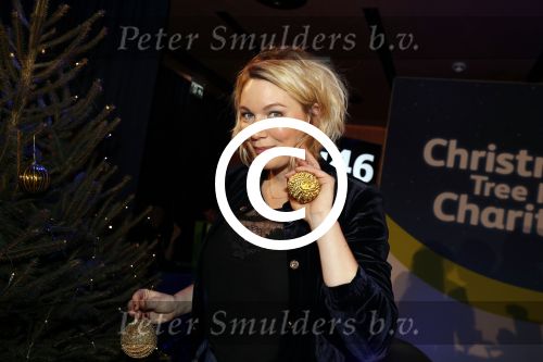 Amsterdam 6 december 2017  
Nicolette Kluijver, Jamai Loman, Fred van Leer, Katja Schuurman, Freek van Noortwijk, Tim Douwsma, Levi van Kempen, Pip Pellens, Mascha Feoktistova, Gregor van Vlierden, Kees Tol, Toprak Yalciner, Esmee van Kempen, Sarah Chronis, Marlijn Weerdenburg, Vajen van den Bosch, Tommie Christiaan en Sanne Vogel tijdens Sky Radio Christmas Tree For Charity in het studenthotel.