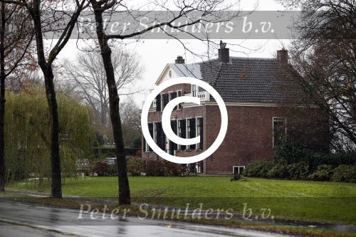 Maarssen 9 december 2017
Berend Boudewijn haalt zijn partrnber Martine Bijl op bij schoonheidssalon.