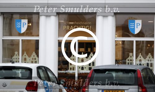 Maarssen 9 december 2017
Berend Boudewijn haalt zijn partrnber Martine Bijl op bij schoonheidssalon.