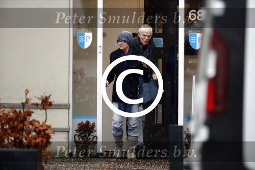 Maarssen 9 december 2017
Berend Boudewijn haalt zijn partrnber Martine Bijl op bij schoonheidssalon.