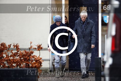 Maarssen 9 december 2017
Berend Boudewijn haalt zijn partrnber Martine Bijl op bij schoonheidssalon.