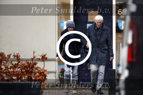 Maarssen 9 december 2017
Berend Boudewijn haalt zijn partrnber Martine Bijl op bij schoonheidssalon.