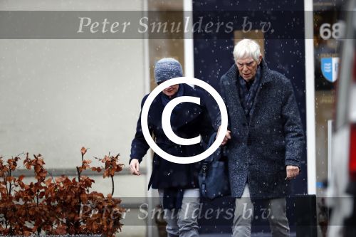 Maarssen 9 december 2017
Berend Boudewijn haalt zijn partrnber Martine Bijl op bij schoonheidssalon.