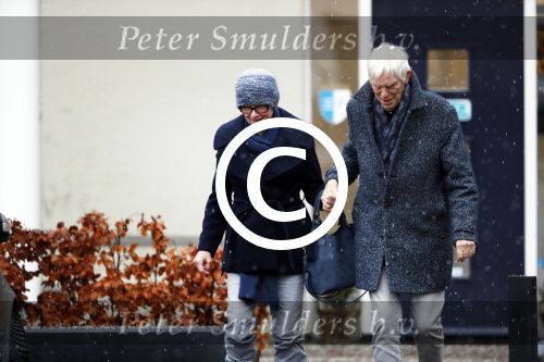 Maarssen 9 december 2017
Berend Boudewijn haalt zijn partrnber Martine Bijl op bij schoonheidssalon.