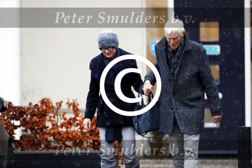 Maarssen 9 december 2017
Berend Boudewijn haalt zijn partrnber Martine Bijl op bij schoonheidssalon.