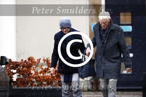 Maarssen 9 december 2017
Berend Boudewijn haalt zijn partrnber Martine Bijl op bij schoonheidssalon.