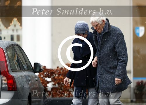 Maarssen 9 december 2017
Berend Boudewijn haalt zijn partrnber Martine Bijl op bij schoonheidssalon.