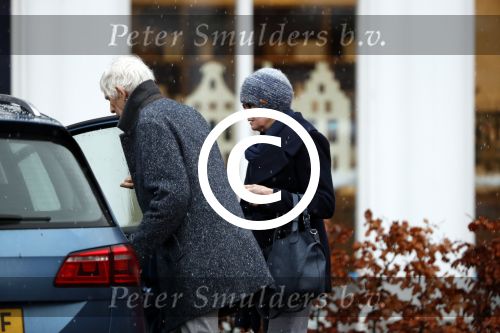 Maarssen 9 december 2017
Berend Boudewijn haalt zijn partrnber Martine Bijl op bij schoonheidssalon.