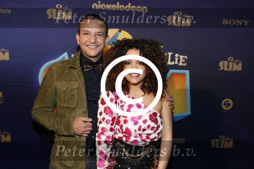Amsterdam 3 december 2017
Premiere Familie Slim in Tuschinski.
Najib Amhali met Precious Bostelaar