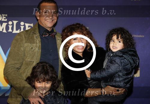 Amsterdam 3 december 2017
Premiere Familie Slim in Tuschinski.
Najib Amhali met zijn vrouw Niama en hun kinderen