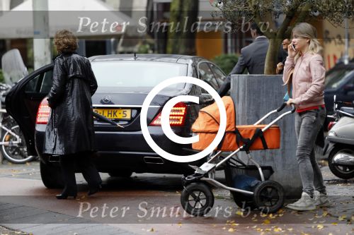 Amsterdam 21 november 2017 
Neelie Kroes en Sylvia Toth na een lunch in Amsterdam zuid.