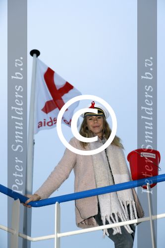 Amsterdam 1 december 2017
Wereld aidsdag met Nicolette Kluijver en Angela Groothuizen.
Ze varen met de pond achter Centraal Station naar de overkant van het IJ