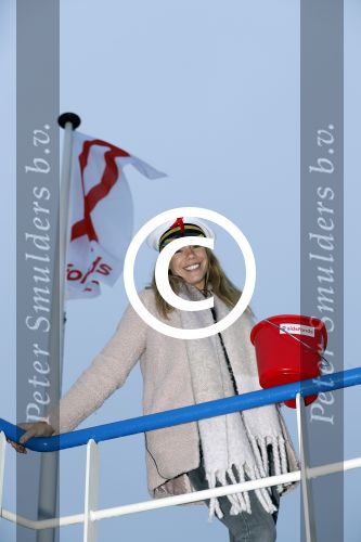 Amsterdam 1 december 2017
Wereld aidsdag met Nicolette Kluijver en Angela Groothuizen.
Ze varen met de pond achter Centraal Station naar de overkant van het IJ