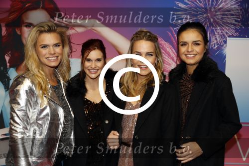 Amsterdam 10 december 2017
Premiere K3 in Tuschinski. Nicolette v dam