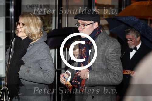 Amsterdam 27 november 2017
Premiere gek van geluk in Tuschinski.Owen Schumacher met zijn vrouw (links)