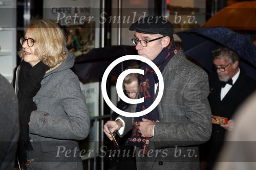 Amsterdam 27 november 2017
Premiere gek van geluk in Tuschinski.Owen Schumacher met zijn vrouw (links)