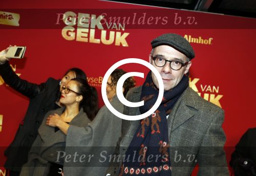 Amsterdam 27 november 2017
Premiere gek van geluk in Tuschinski.Owen Schumacher met zijn vrouw (links)