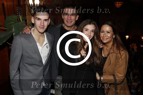 Amsterdam 3 december 2017
Premiere Familie Slim in Tuschinski.
Peter Aerts met vrouw kinderen en vrienden