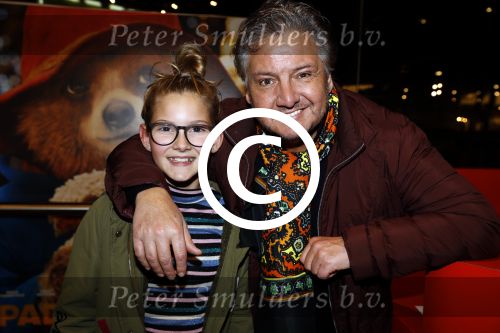 Amsterdam 6 december 2017
Premiere Paddington in Pathe Arena. Rene Froger met kleindochter Charlie