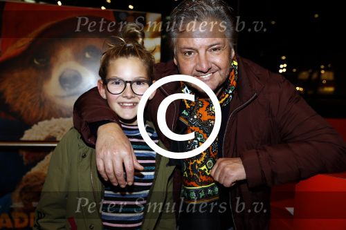 Amsterdam 6 december 2017
Premiere Paddington in Pathe Arena. Rene Froger met kleindochter Charlie
