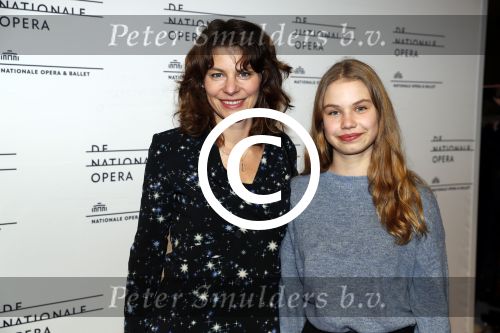 Amsterdam 1 december 2017 
Ballet voorstelling in de Stopera in Amsterdam. Rifka Lodeizen met dochter