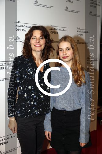 Amsterdam 1 december 2017 
Ballet voorstelling in de Stopera in Amsterdam. Rifka Lodeizen met dochter