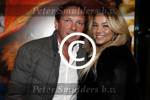Amsterdam 6 december 2017
Premiere Paddington in Pathe Arena. Robert leroy met zijn nieuwe vriendin Jamie de Boer en 2 kinderen