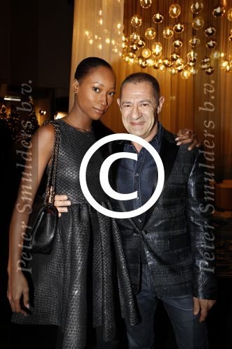 Amsterdam 7 december 2017
Luxury fair in de RAI. Roland Kahn met vriendin