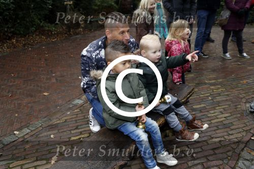 Kaatsheuvel 19 november 2017
Barbie ( Samantha de Jong) in de efteling met haar kinderen en viend Rolf Tangel met zoontje