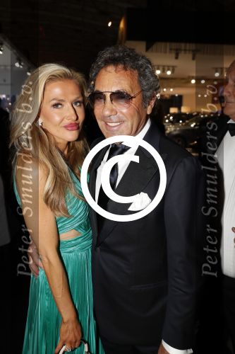 Amsterdam 7 december 2017
Luxury fair in de RAI. Ronnie Rosenbaum met vriendin