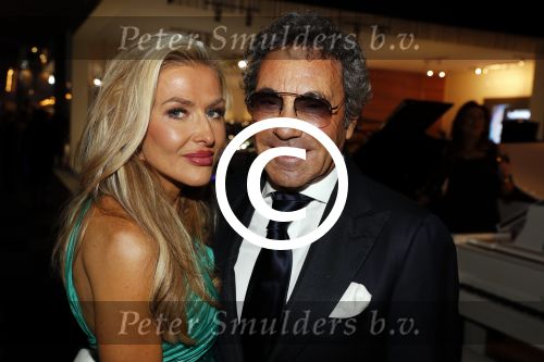 Amsterdam 7 december 2017
Luxury fair in de RAI. Ronnie Rosenbaum met vriendin
