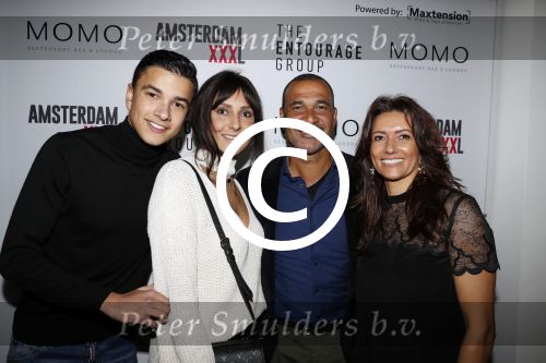 Amsterdam 28 november 2017
Presentatie Amsterdam XXXL in Momo\'s. Het magazine wordt uitgegeven door Mark Teurlings. Ruud Gullit met zijn vriendin Karin de Rooy ( haar zoon ) en zijn dochter Felicity