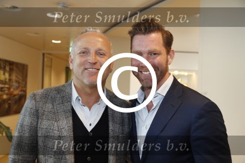 Amsterdam 12 december 2017
Presentatie All Mixed upthe challenge  tbv stichting Alzheimer
Aanwezig Gordon Jurgen Raymann Tineke Schouten Sipke Jan Bousema en Bergit Lewis