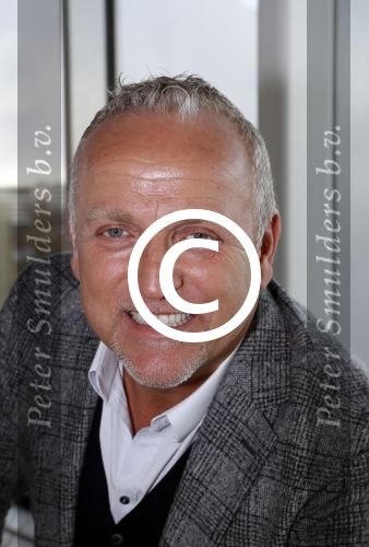 Amsterdam 12 december 2017
Presentatie All Mixed upthe challenge  tbv stichting Alzheimer
Aanwezig Gordon Jurgen Raymann Tineke Schouten Sipke Jan Bousema en Bergit Lewis