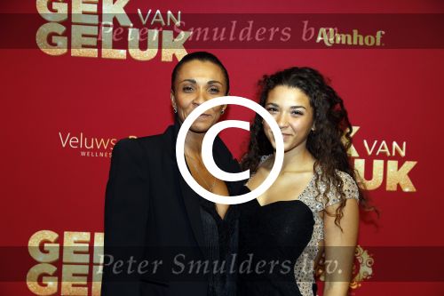 Amsterdam 27 november 2017
Premiere gek van geluk in Tuschinski. Sophia Wezer met dochter