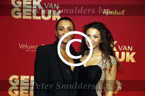 Amsterdam 27 november 2017
Premiere gek van geluk in Tuschinski. Sophia Wezer met dochter