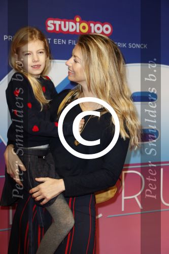 Amsterdam 10 december 2017
Premiere K3 in Tuschinski. Susan Smit met dochter
