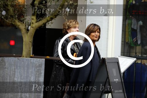 Amsterdam 21 november 2017 
Neelie Kroes en Sylvia Toth na een lunch in Amsterdam zuid.