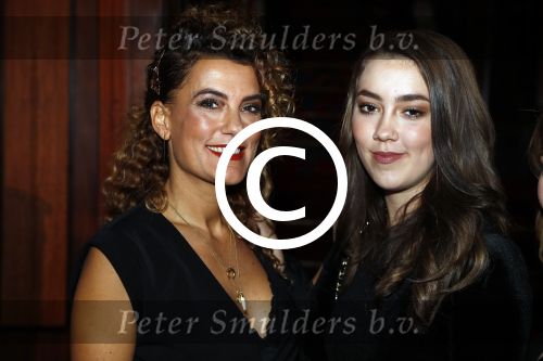 Amsterdam 3 december 2017
Premiere Familie Slim in Tuschinski.
Tatum Dagelet met dochter en een vriendin