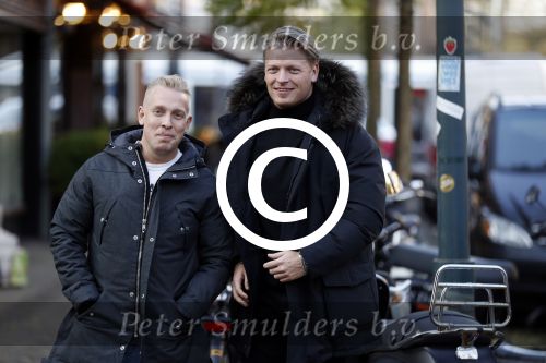 Amsterdam 22 november 2017 
Thomas Berge op straat in Amsterdam zuid met Billy Dans