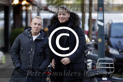 Amsterdam 22 november 2017 
Thomas Berge op straat in Amsterdam zuid met Billy Dans