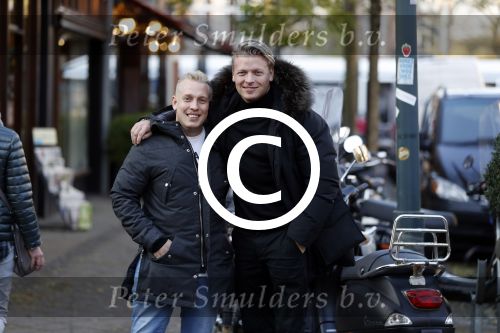 Amsterdam 22 november 2017 
Thomas Berge op straat in Amsterdam zuid met Billy Dans