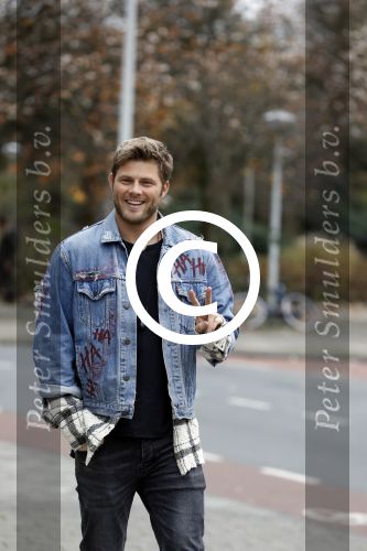 Amsterdam 6 december 2017  
Nicolette Kluijver, Jamai Loman, Fred van Leer, Katja Schuurman, Freek van Noortwijk, Tim Douwsma, Levi van Kempen, Pip Pellens, Mascha Feoktistova, Gregor van Vlierden, Kees Tol, Toprak Yalciner, Esmee van Kempen, Sarah Chronis, Marlijn Weerdenburg, Vajen van den Bosch, Tommie Christiaan en Sanne Vogel tijdens Sky Radio Christmas Tree For Charity in het studenthotel.